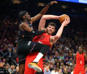 将对阵马刺！阿夫迪亚41+12开拓者险胜太阳晋级季后赛