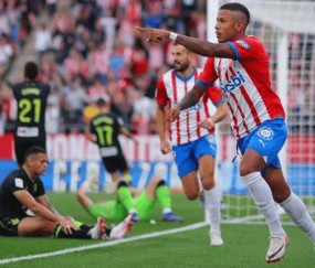 皇马巴萨先后一枝独秀摘得西甲冠军,本赛季西甲